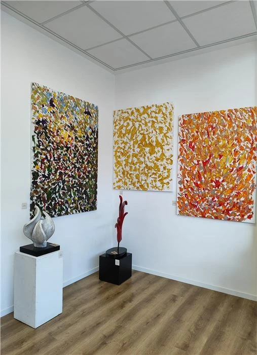 Moriya Mor (sculptures) and Abramovich Patricia (paintings). Courtesy of ABStudio Art Gallery